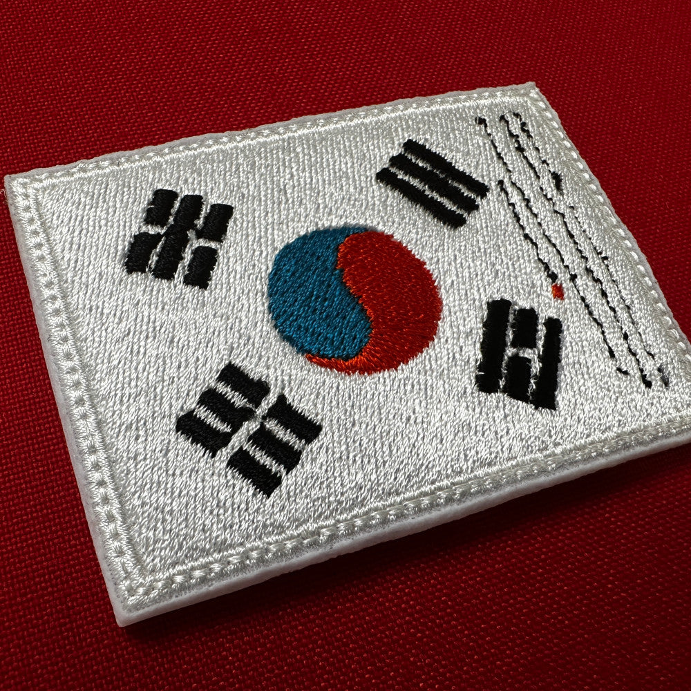 Taegeukgi signed by freedom fighter Kim Gu