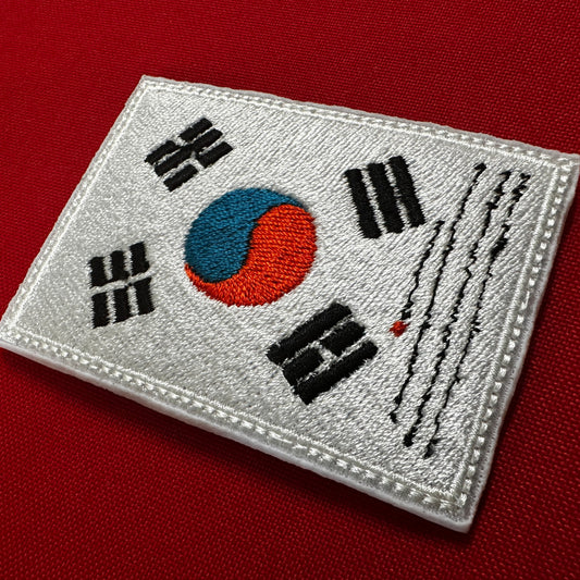 Taegeukgi signed by freedom fighter Kim Gu