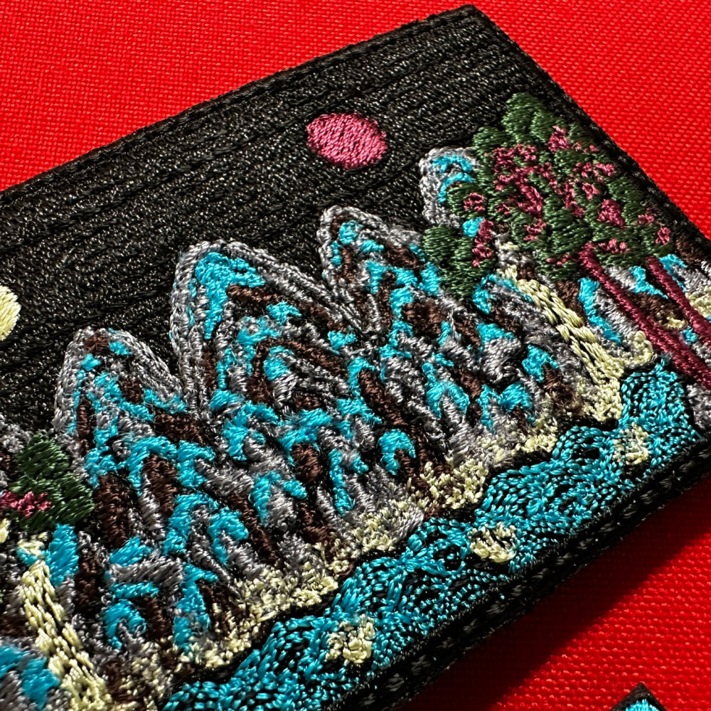 (1)Sun, Moon, and Five Peaks Patch(Irworobongdo; 日月五峯圖)